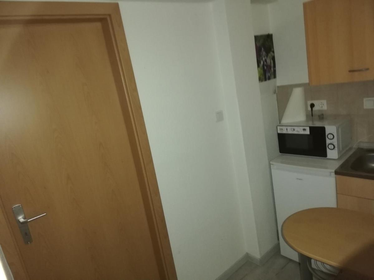 Gasthaus Zur Traube Hatzenport Exteriör bild