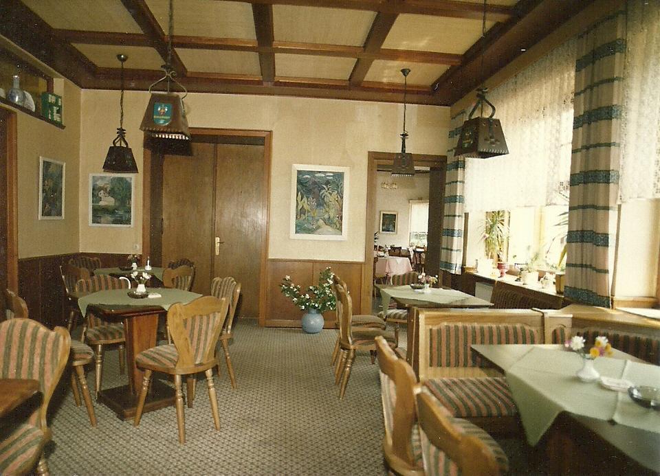 Gasthaus Zur Traube Hatzenport Exteriör bild