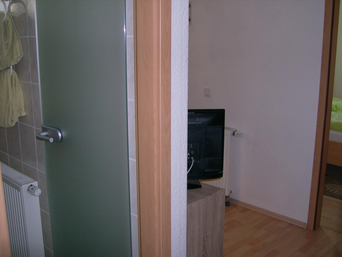 Gasthaus Zur Traube Hatzenport Exteriör bild