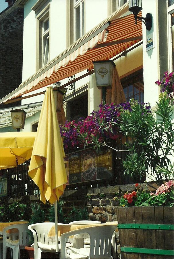 Gasthaus Zur Traube Hatzenport Exteriör bild