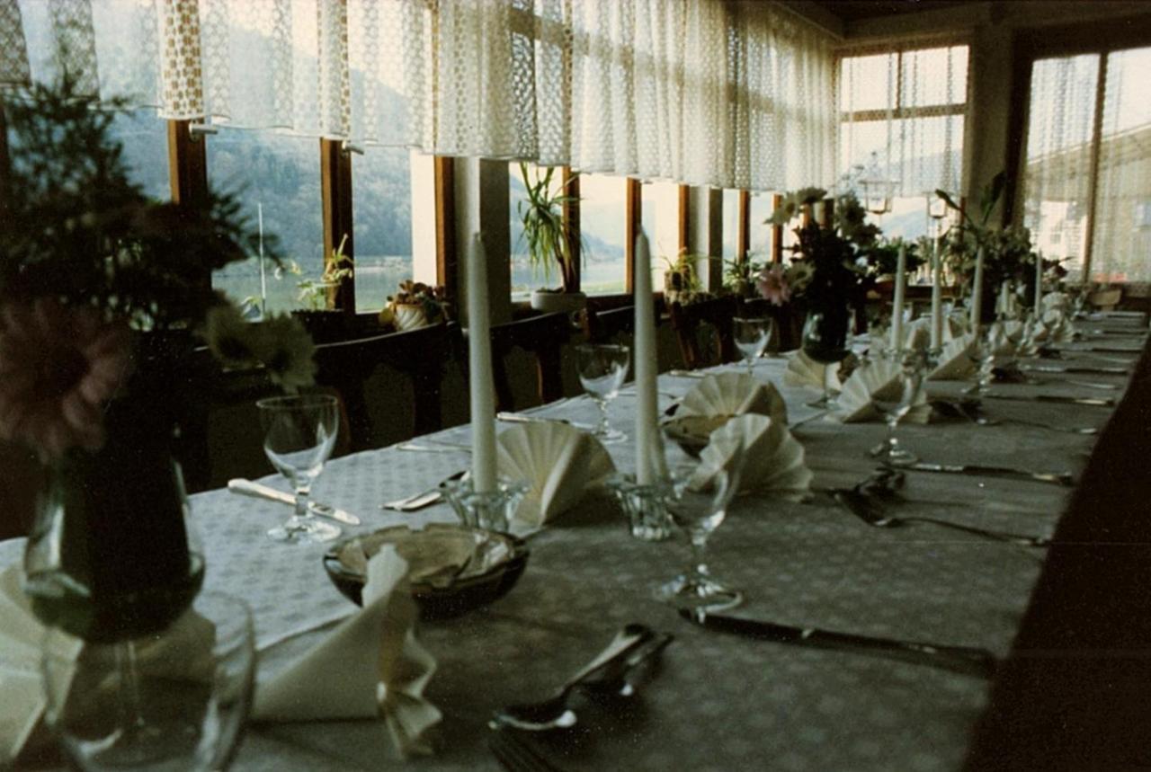 Gasthaus Zur Traube Hatzenport Exteriör bild