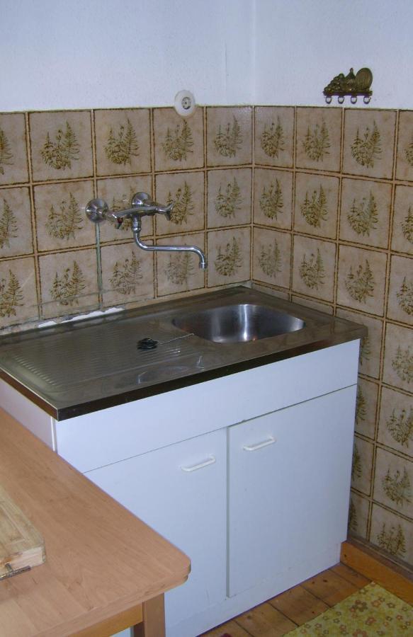 Gasthaus Zur Traube Hatzenport Exteriör bild